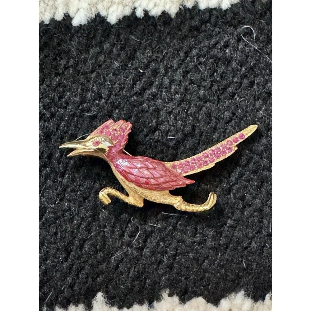 Vintage Signed ULTRA Roadrunner Pink Enamel Figural Pin Brooch Rhinestone‎